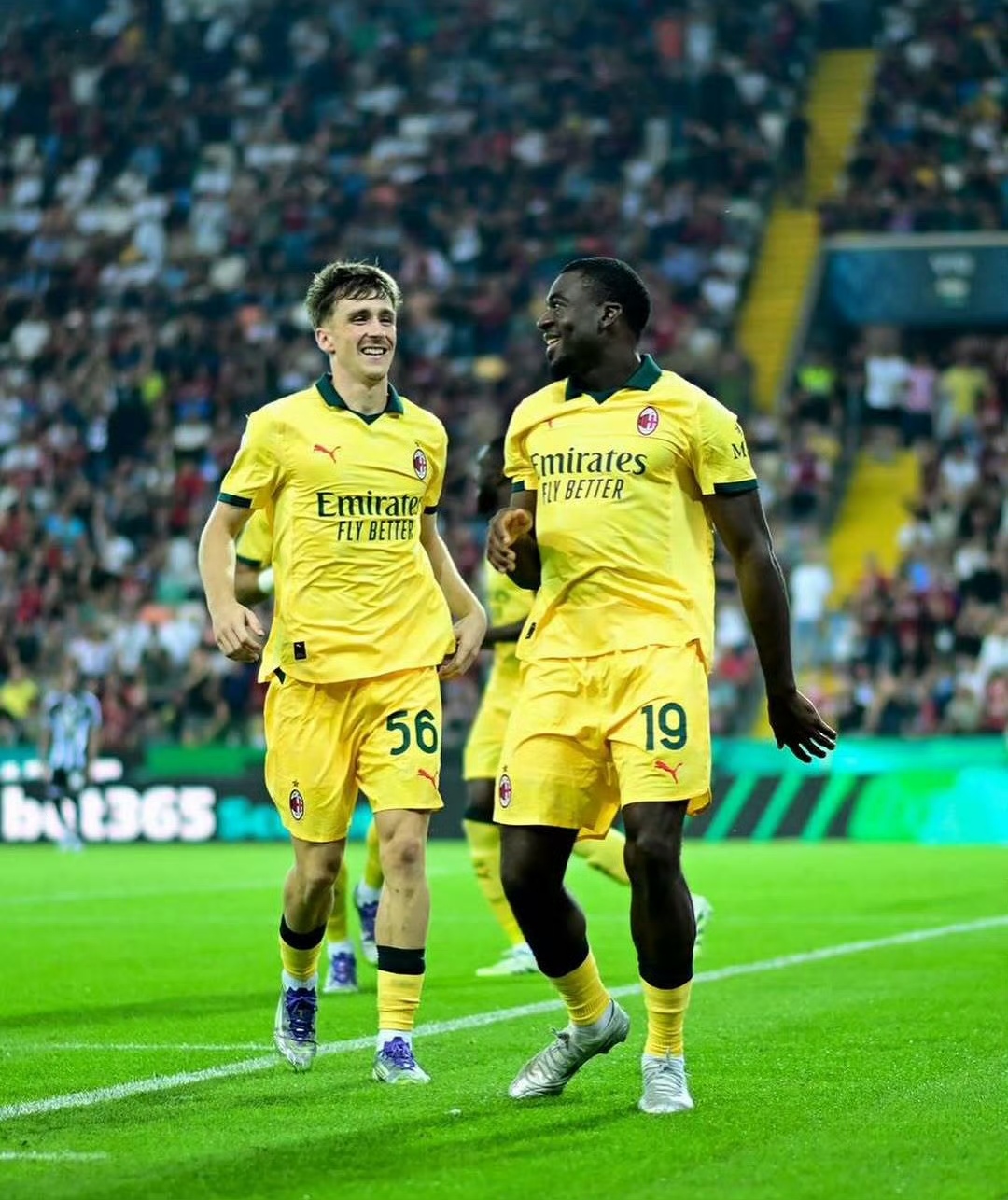 关键时刻AC米兰备战法甲，防线松动细节曝光，球迷炸锅，身体对抗强度拉满的简单介绍-开云官方平台